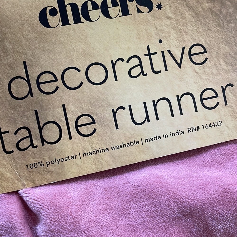 Decorative table runner - Picture 7 of 8